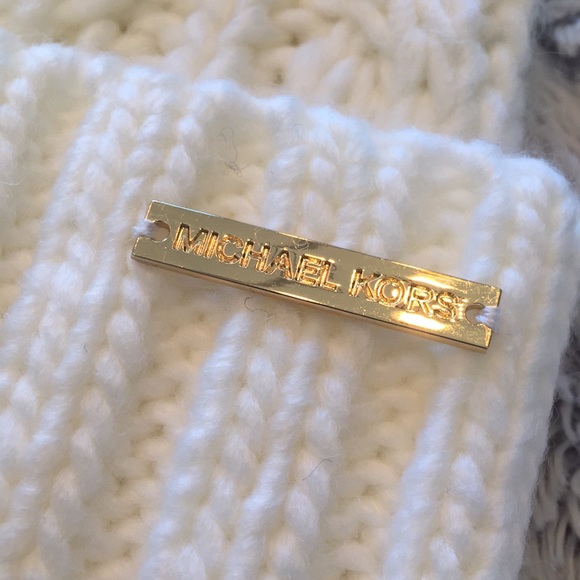 NWT michael Kors hat. - Picture 2 of 3